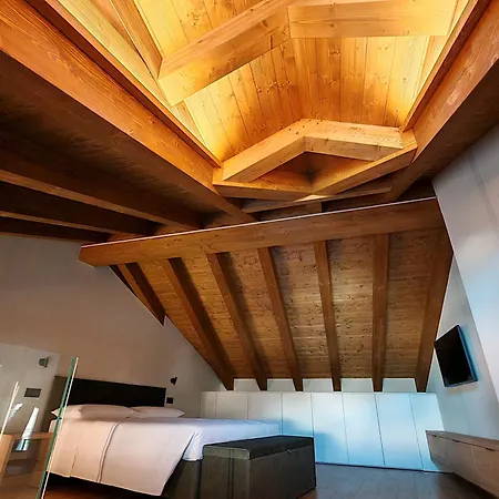 Le Reve - Via De L Ostan, 18 アオスタ